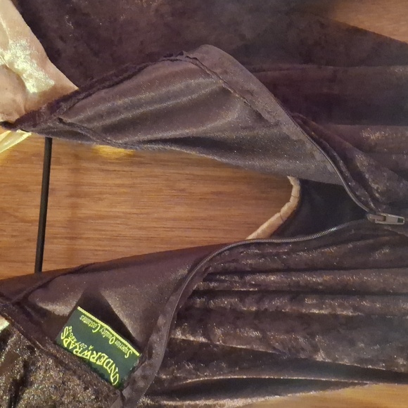 large Under Wraps A Cut Above superior quality costumes medieval Maiden gown - Picture 7 of 7